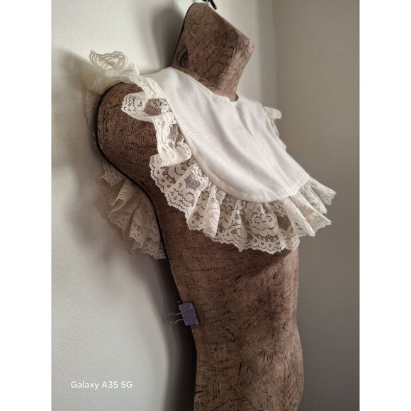 Vintage White Lace Ruffle Detachable Collar With Button Closure - Picture 9 of 9